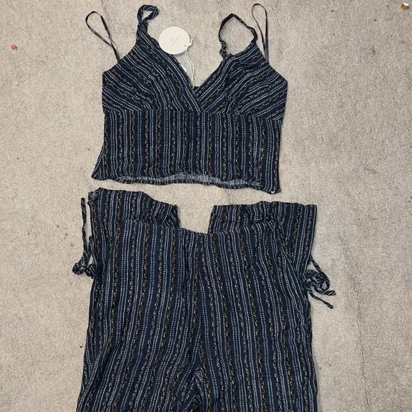 2 piece set - Picture 2 of 4